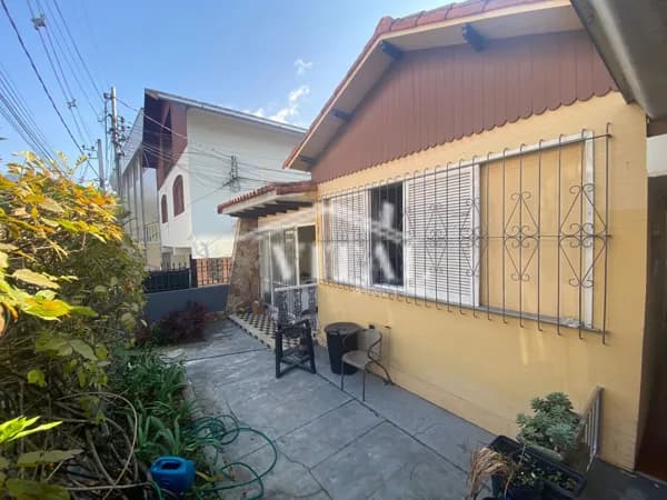 Casa Padrão em excelente localização
