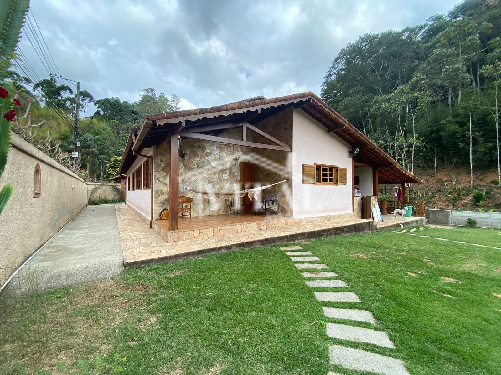 Casa Linear em Mury