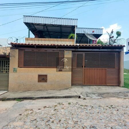 Casa em Divinópolis - São Roque