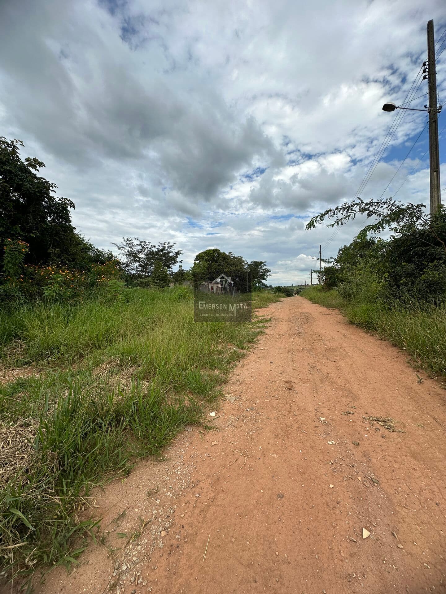 Lote/Terreno em Divinópolis - São Simão