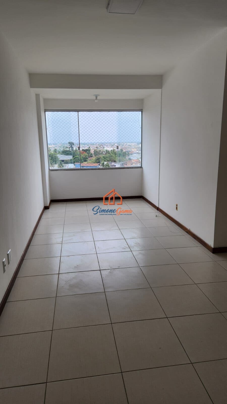 Bem localizado e espaçoso