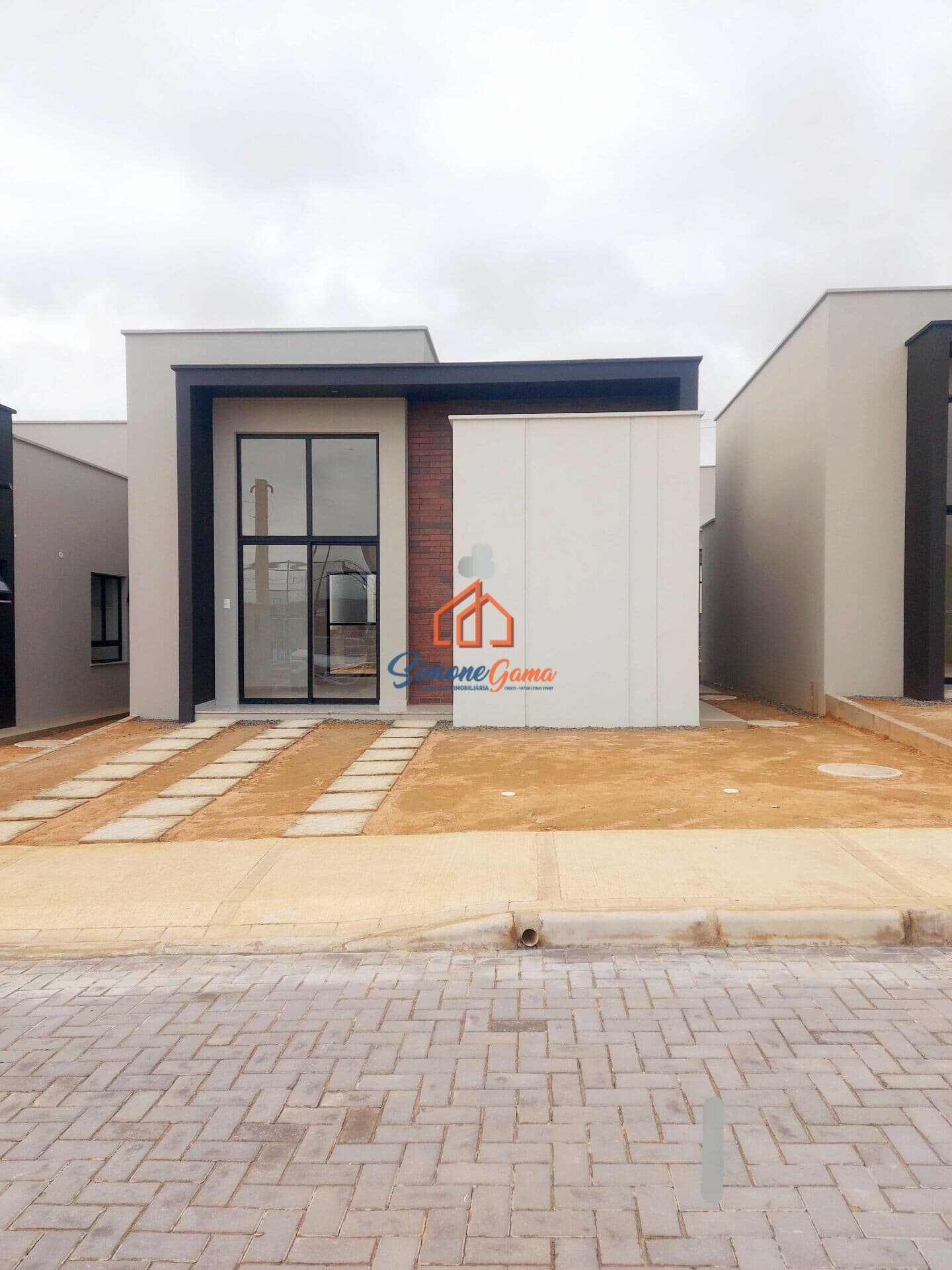 Casa Nova no SIM ,com suite e pé direito alto