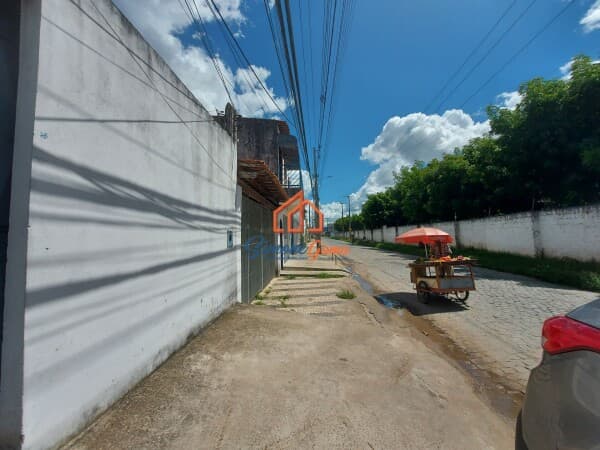 Terreno murado área comercial