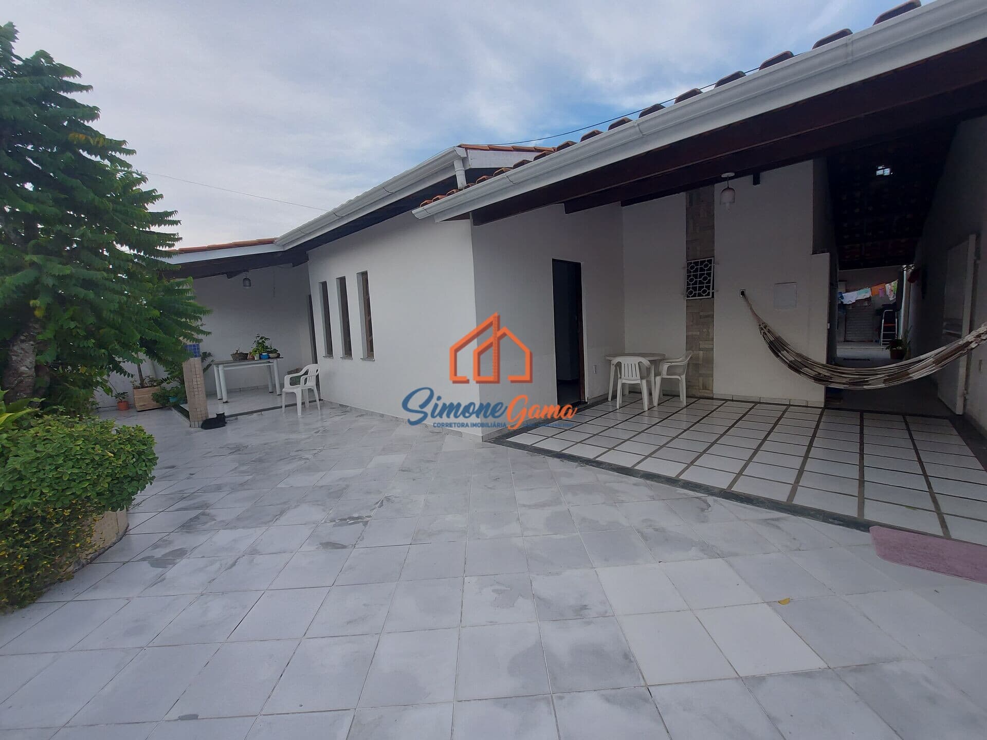 CASA INDEPENDENTE MAS COM SEGURANÇA DDE CONDOMINIO