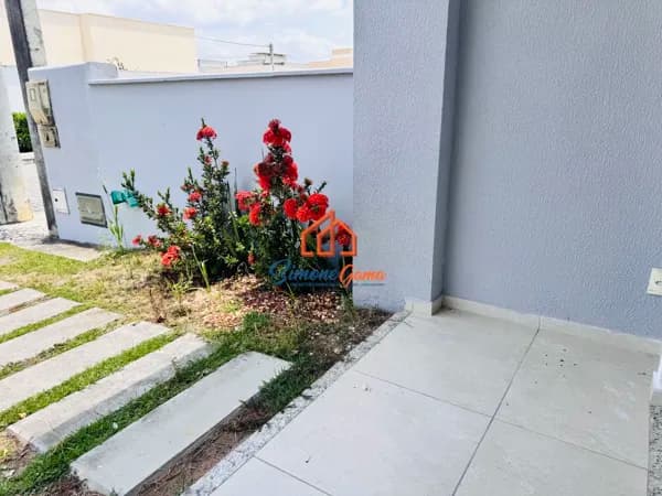 Casa Condomínio Suíte e Armários.