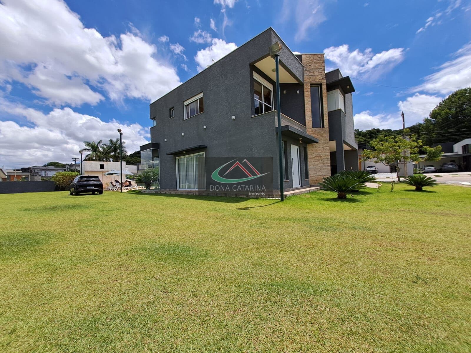 Casa Alto Padrão em Condomínio 04 Suítes - Atibaia/SP