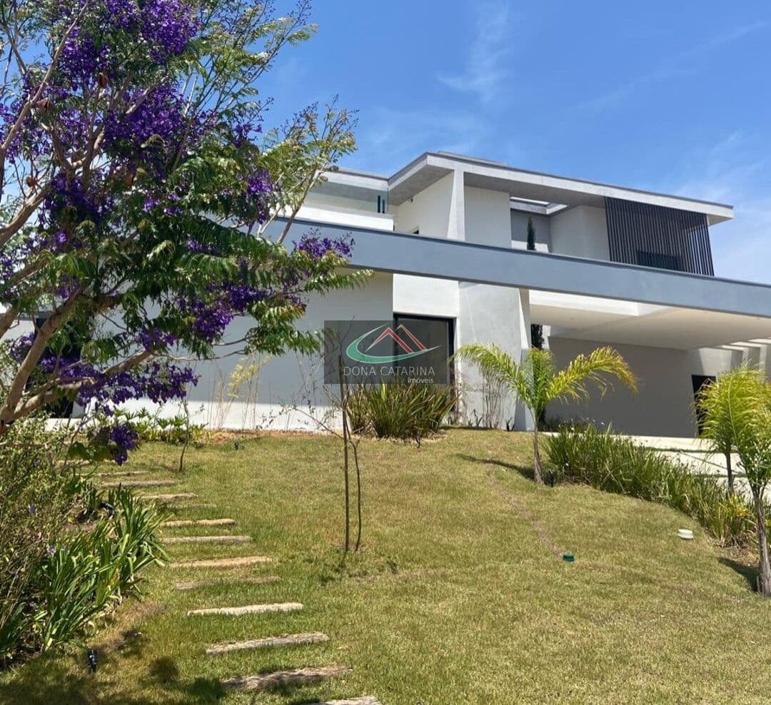Á Venda, Residência de Alto Padrão com Design Contemporâneo e Vista Panorâmica - Itu SP