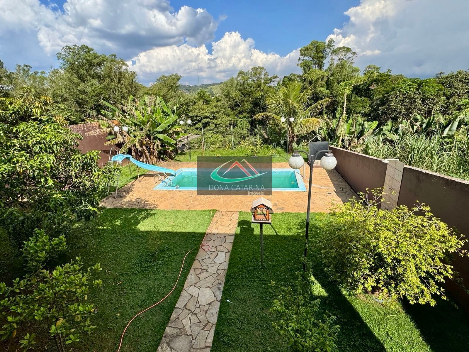 A Venda - Chácara 600m² em Condomínio Fechado - Santana de Parnaíba SP