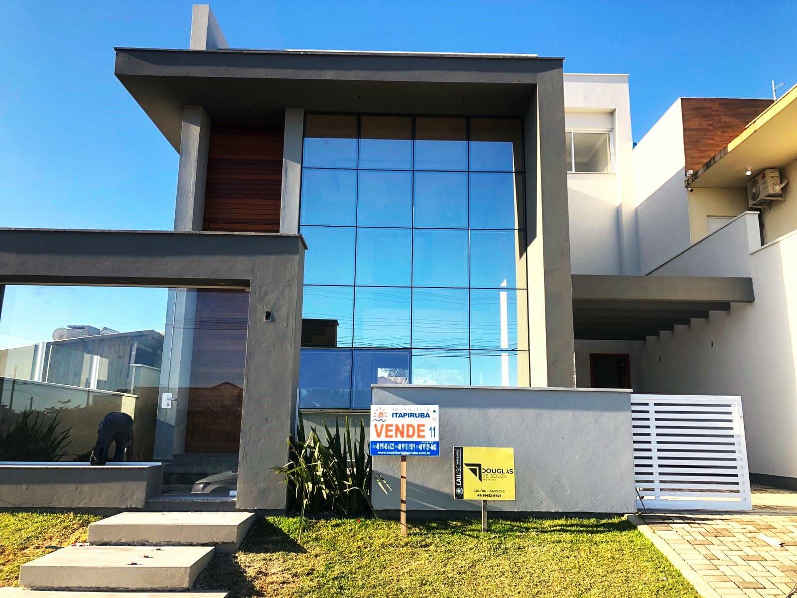 Casa com 3 suítes na praia sul de itapiruba