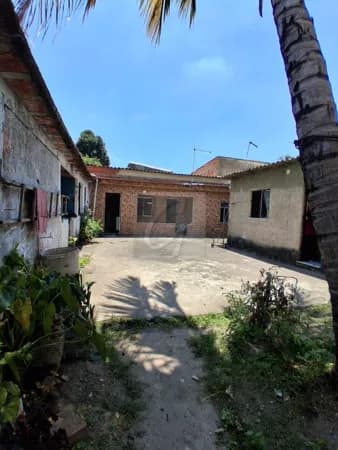 Casa térrea com quintal amplo em São Bernardo, Belford Roxo
