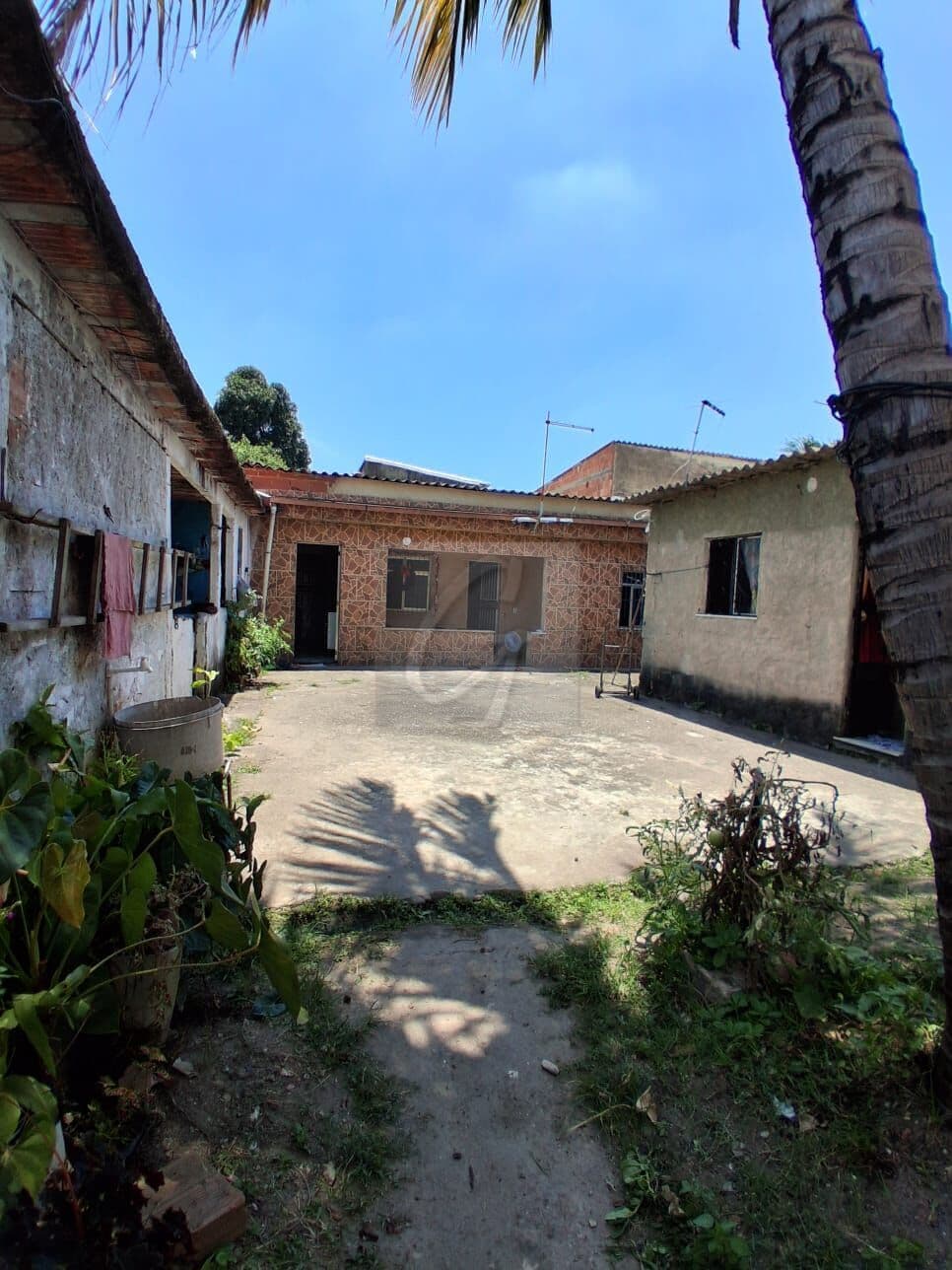 Casa térrea com quintal amplo em São Bernardo, Belford Roxo