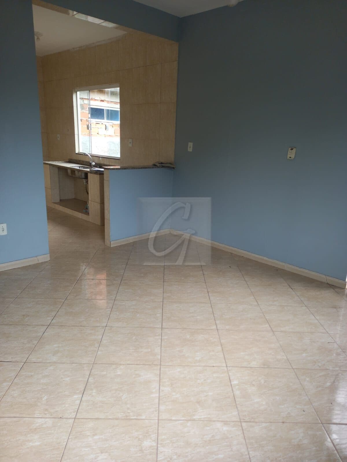 Ótima casa térrea em Santa Maria, com 3 quartos e quintal grande.