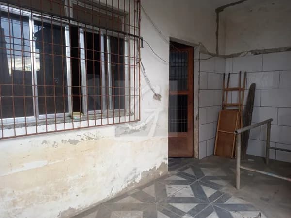 Casa linear com 3 quartos, em Xavantes.