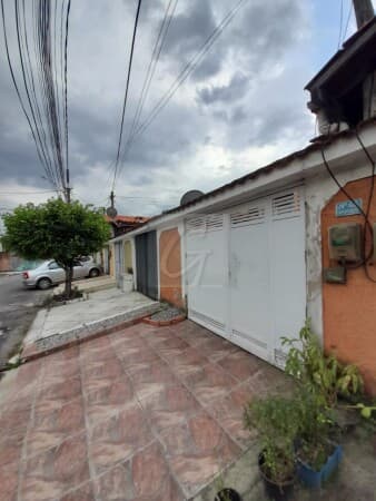 Casa em Belford Roxo - Nova Piam