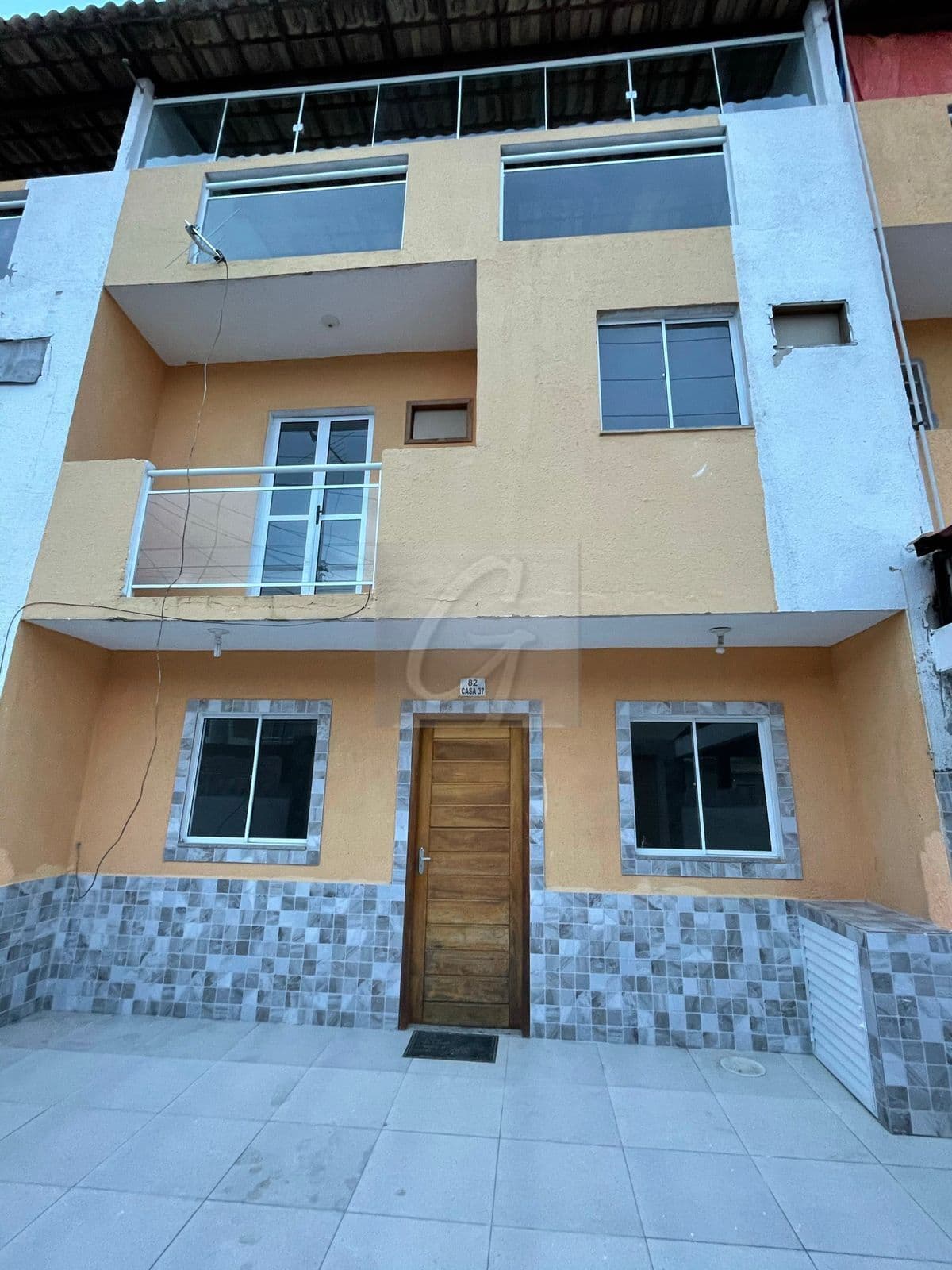 Casa Triplex com 2 quartos e terraço, em São Vicente, Roncalli