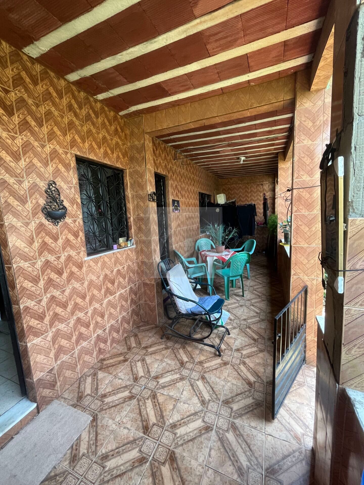 VENDO CASA LINDA NA PRATA