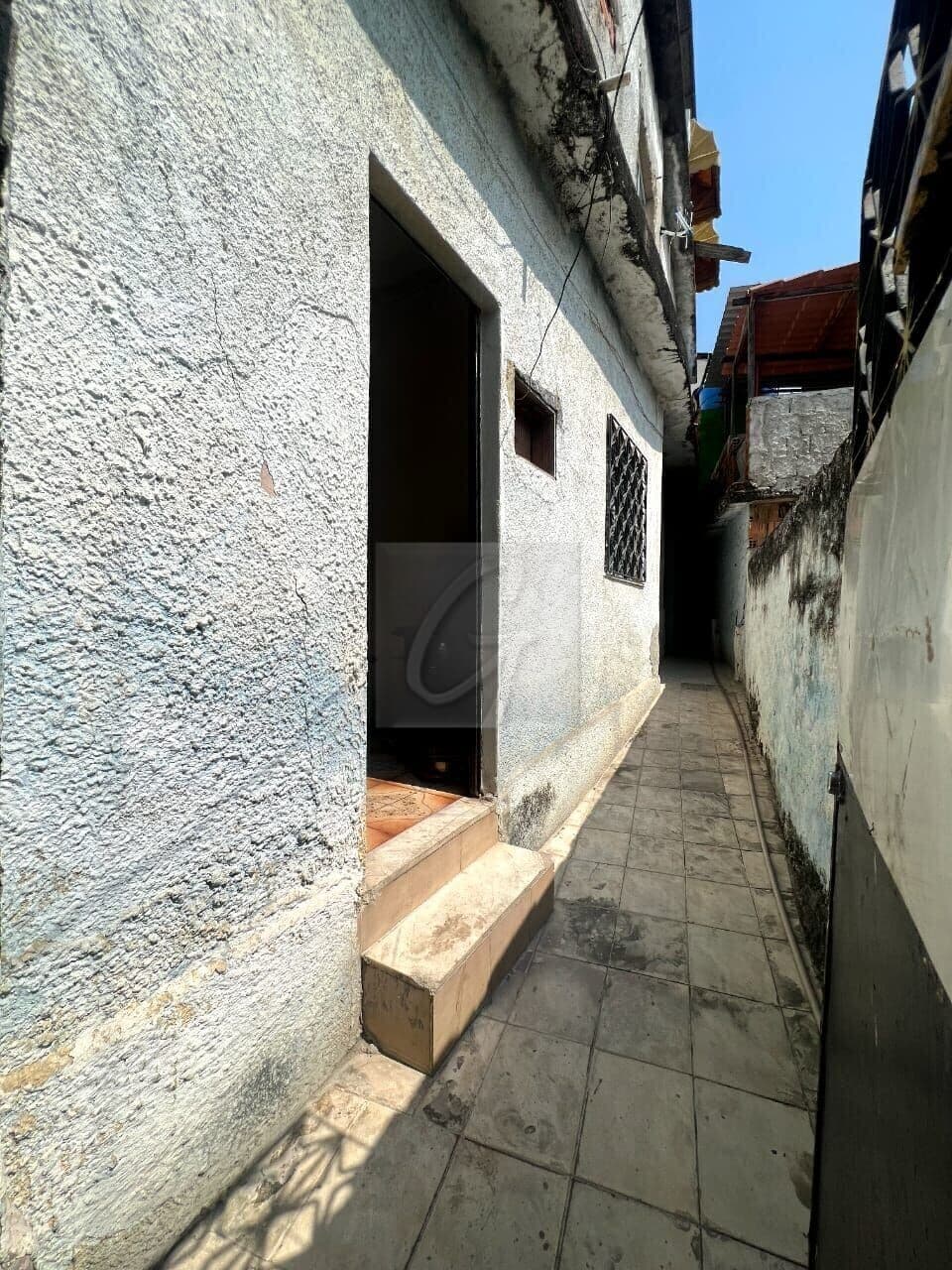 CASA NA PRATA, EM BELFORD ROXO, POR APENAS R$ 40.000,00 - RUA MARIANO DE SOUZA! EXCELENTE LOCALIZAÇÃO!
