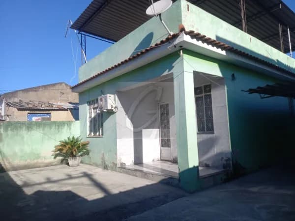 Ótima casa linear em Nova Piam com quintal e 2 quartos.
