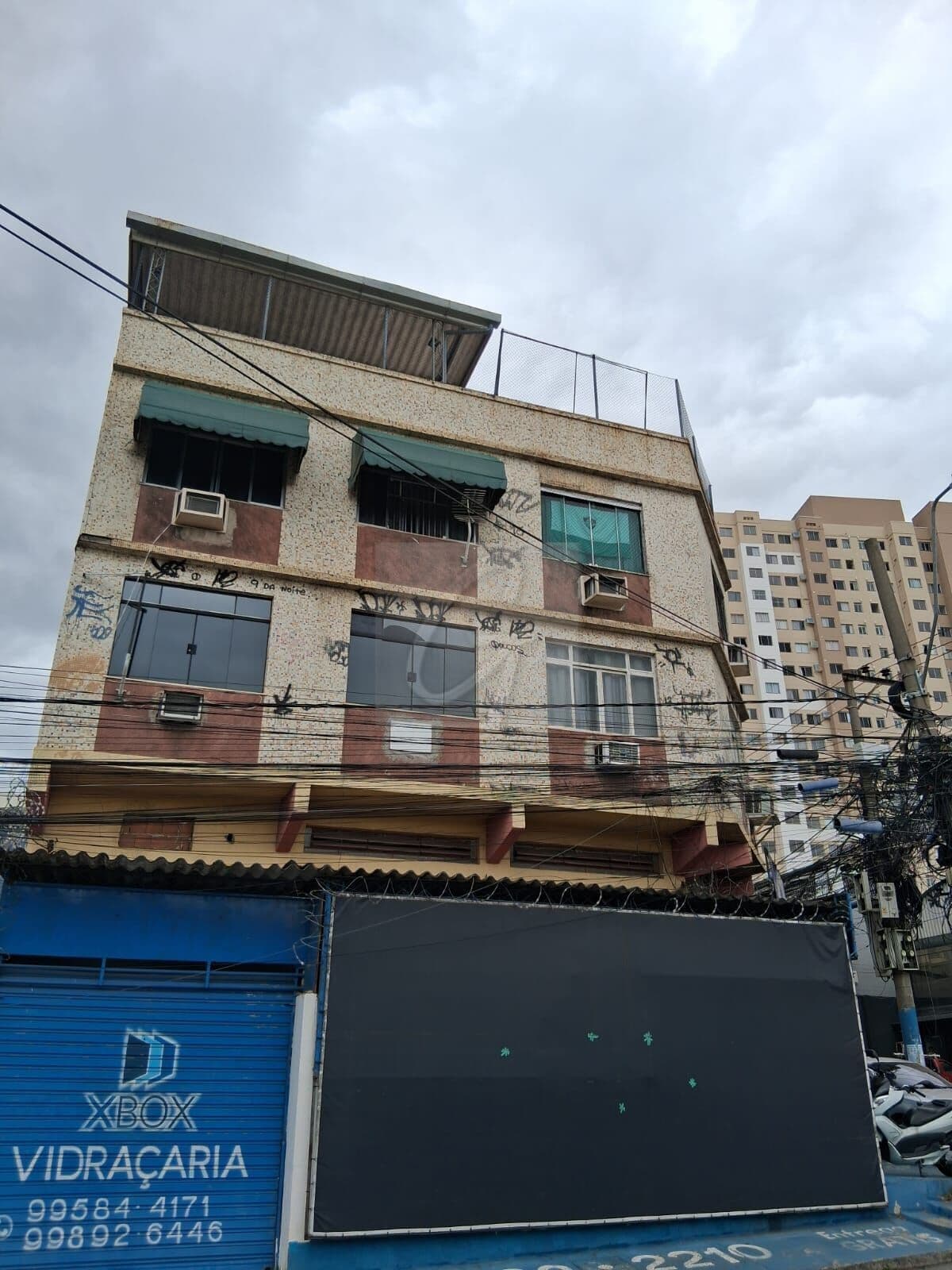 Apartamento no Posto Treze, perto de tudo.