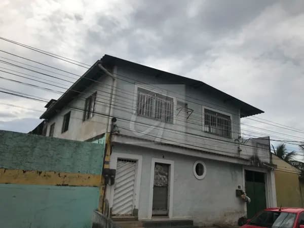 Sobrado no Centro de Santa Amélia