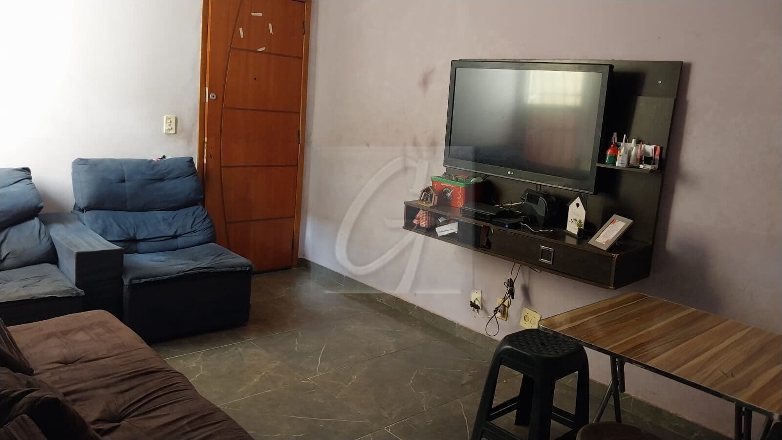 Apartamento de 2 quartos, perto do Centro.