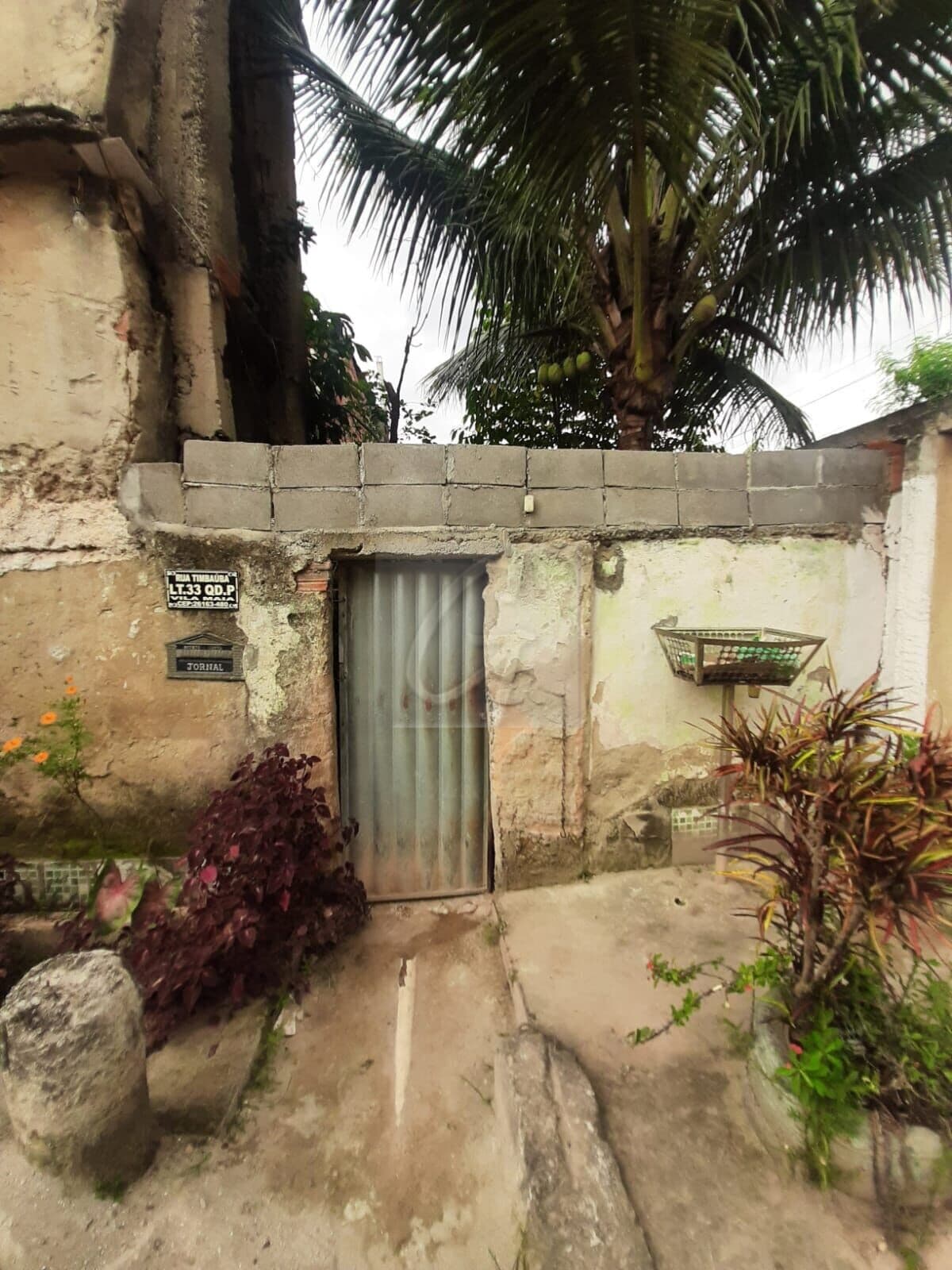 DUAS CASAS EM VILA MAIA COM 2 QUARTOS