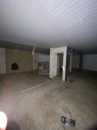LOJAS E SOBRADO
