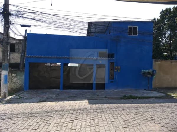 Vendo duas casas no mesmo quintal, no bairro Das Graças, próximo ao Centro.