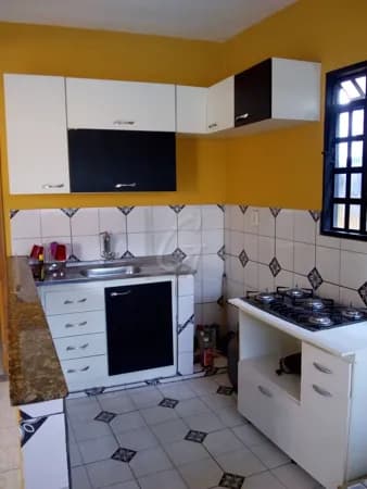 Linda casa com 2 quartos sendo 1 suíte , em São Vicente