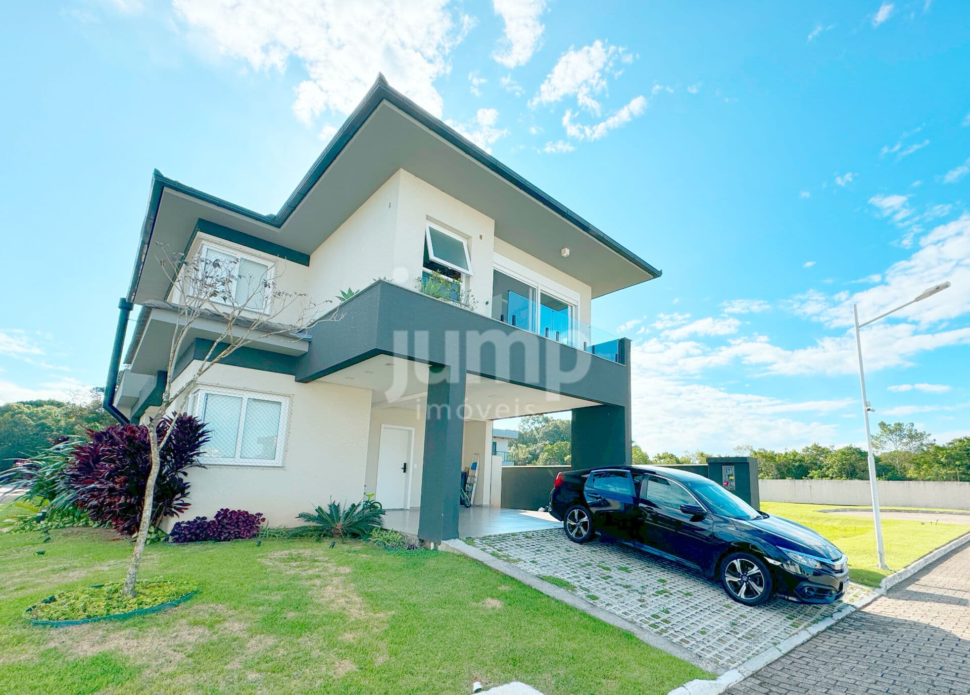 Casa Alto Padrão à venda em condomínio fechado no Campeche - Florianópolis/SC