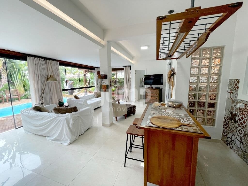 Casa com 3 dormitórios (3 suítes) à venda, 242m² - Jurerê Internacional - Florianópolis/SC