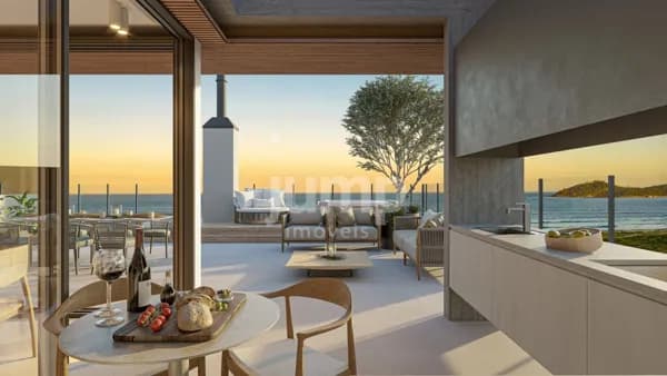Apartamento de 2 dorm a venda em condominio clube frente mar na praia do Campeche - Florianópolis- SC