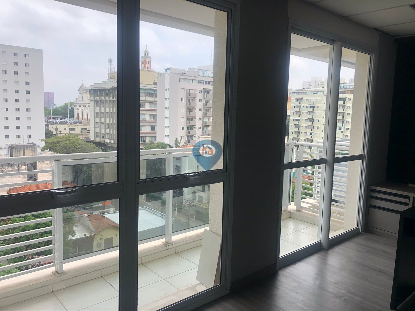 Sala Comercial 42m² 1 Vaga Rotativa em Pinheiros - - MOBILIADA