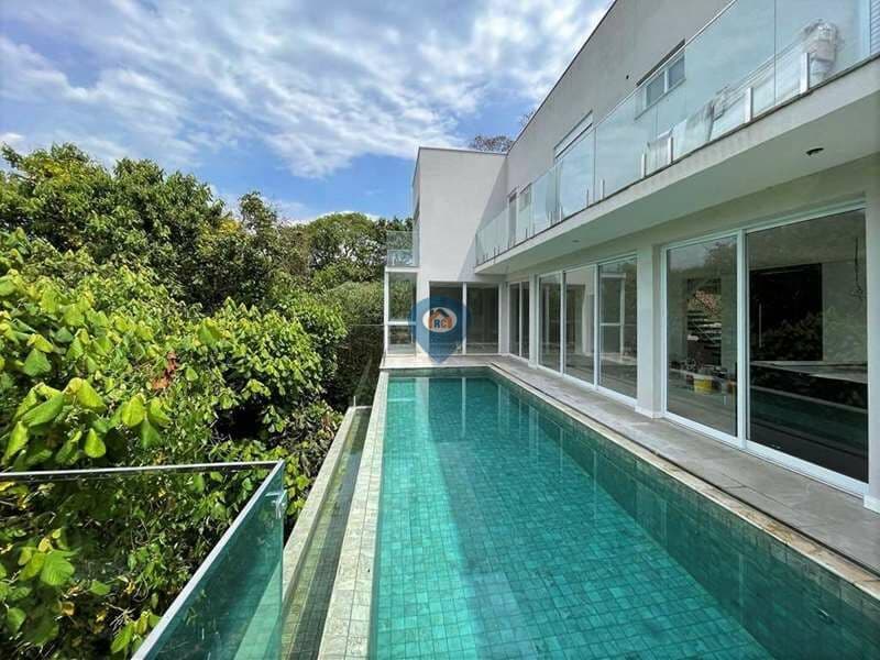 Linda casa moderna 4 Suítes e 8 Vagas - Região Granja Viana