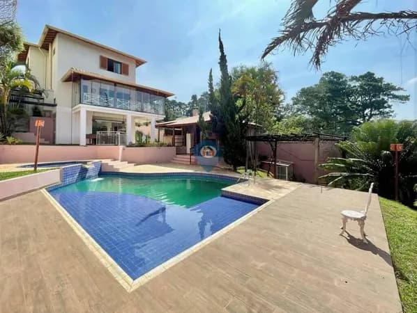 Casa Cond. Paineiras II - Impecável! 3 suítes, piscina, gourmet, salão e VISTA