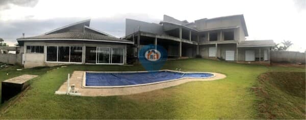 Casa em Condomínio- Alto padrão a 70 km de S.Paulo-ATIBAIA