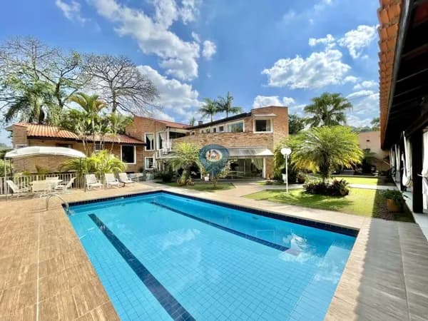 Casa em Condomínio Privacidade, 4 stes, lareira, piscina, gourmet!