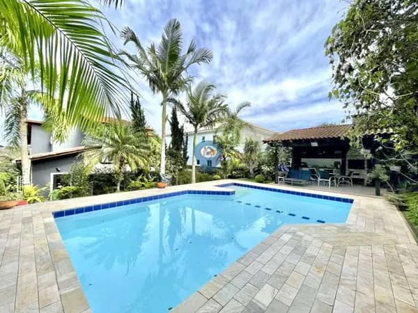 4 dorms / 2 sts, linda, vista, lareira, piscina, gourmet!