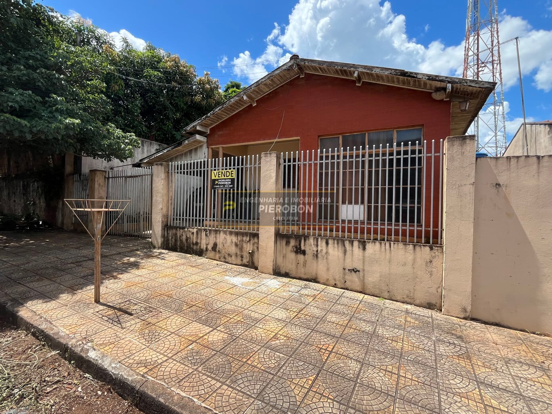 Casa em Mandaguari - Centro