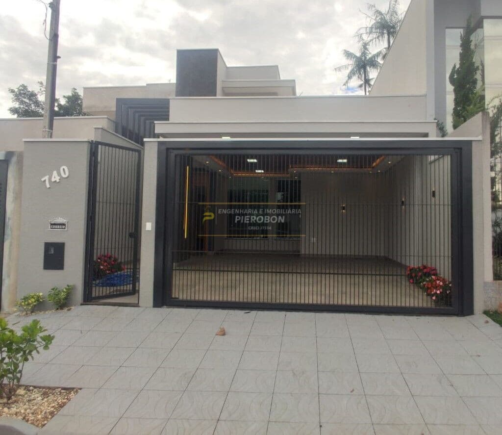 Casa em Mandaguari - Centro
