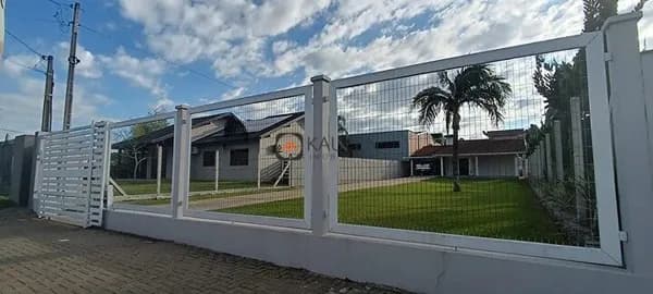 Casa em Araricá - Centro