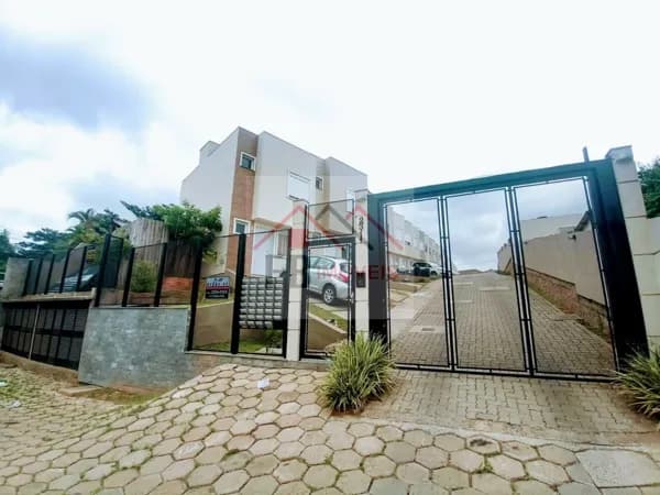 Sobrado em Porto Alegre - Vila Nova