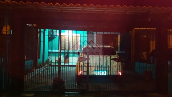 Ótima casa, com dois dormitórios.