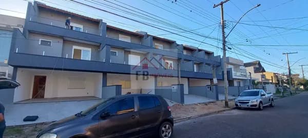 Sobrado em Porto Alegre - Hípica