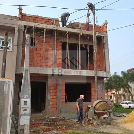 Sobrado em Porto Alegre - Hípica