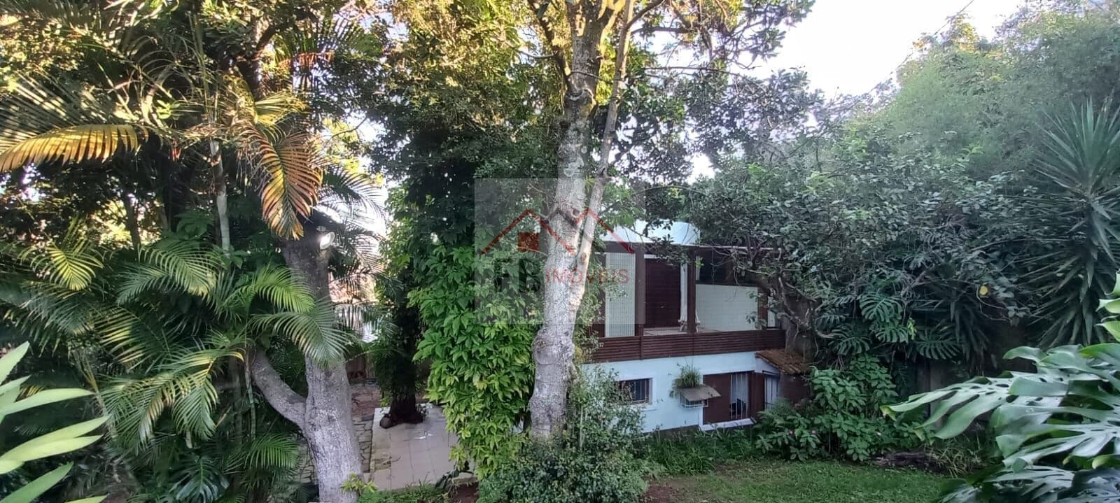 Casa Chalé 04 quartos sendo 01 suite