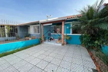 Casa com 2 Quartos e 2 banheiros à Venda, 52 m² por R$ 299.000