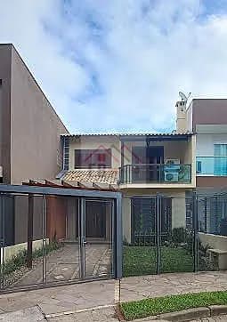 Casa com 3 Quartos e 3 banheiros à Venda, 155 m² por R$ 680,000.00
