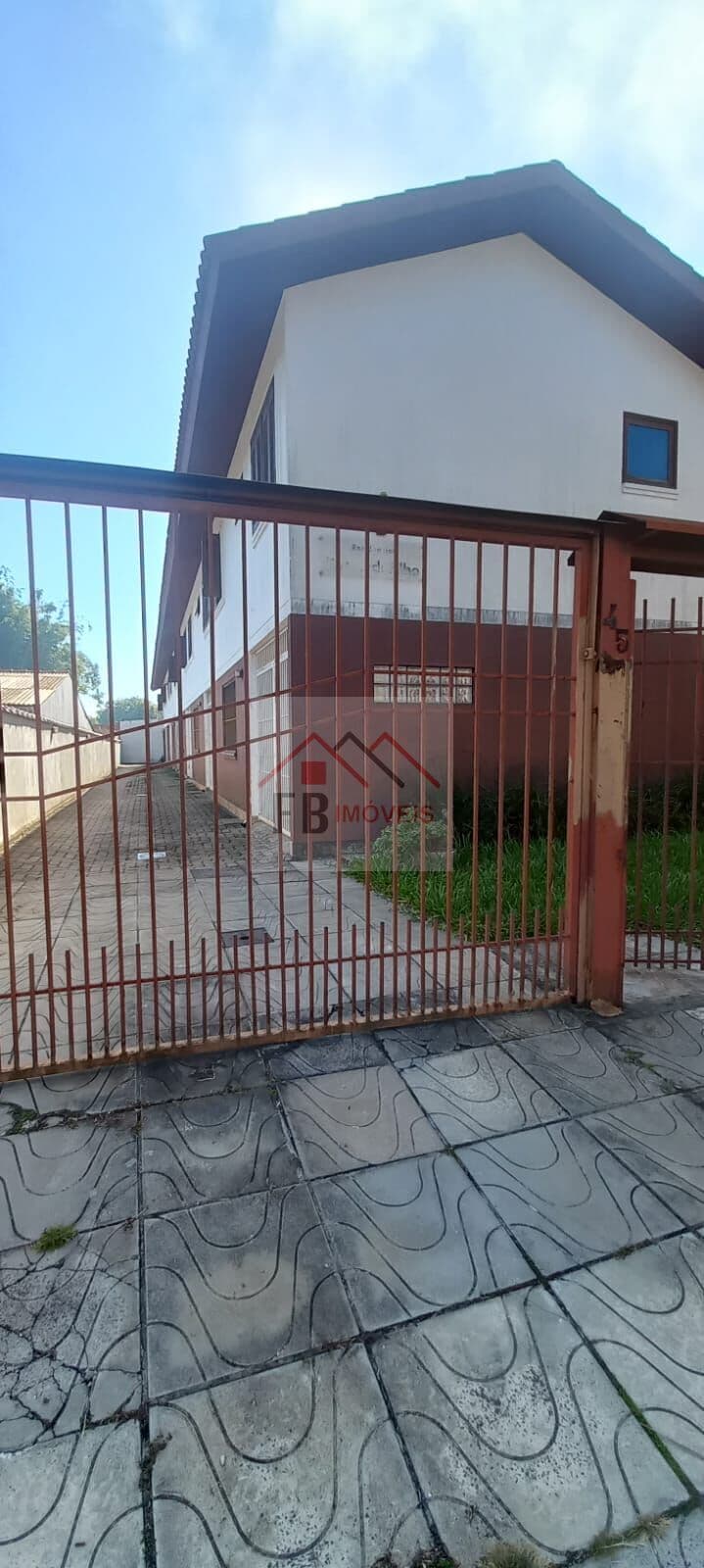 Casa de Condomínio com 3 Quartos e 2 banheiros