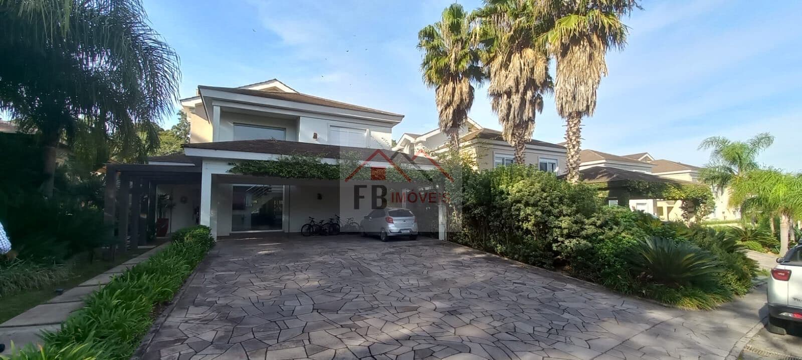 Casa Alto Padrão com 4 suites e 6 vagas